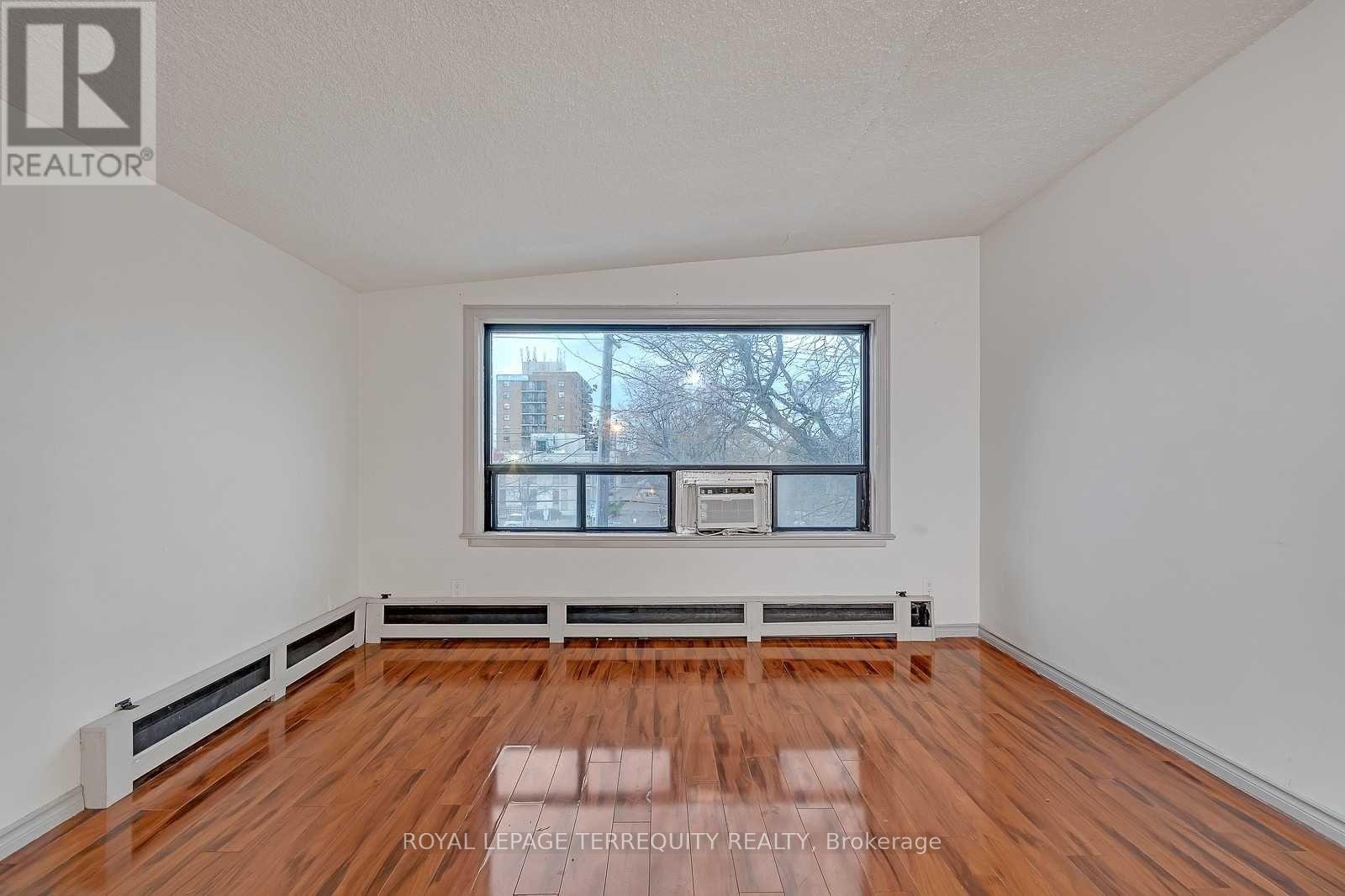 201 - 2977 Lawrence Avenue E, Toronto, Ontario  M1P 2V6 - Photo 2 - E12614214