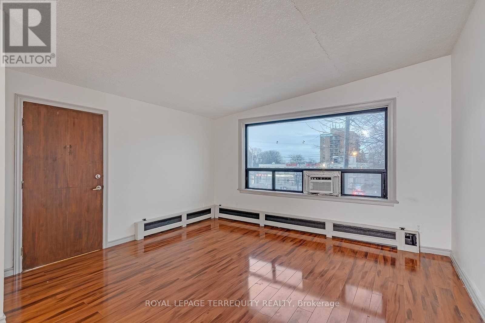 201 - 2977 Lawrence Avenue E, Toronto, Ontario  M1P 2V6 - Photo 3 - E12614214