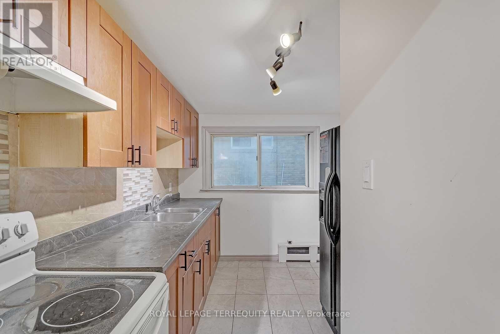 201 - 2977 Lawrence Avenue E, Toronto, Ontario  M1P 2V6 - Photo 8 - E12614214