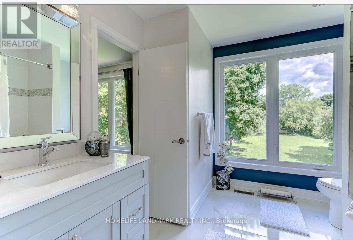 156 Duncan Road, Richmond Hill, Ontario  L4C 6J8 - Photo 17 - N12612768