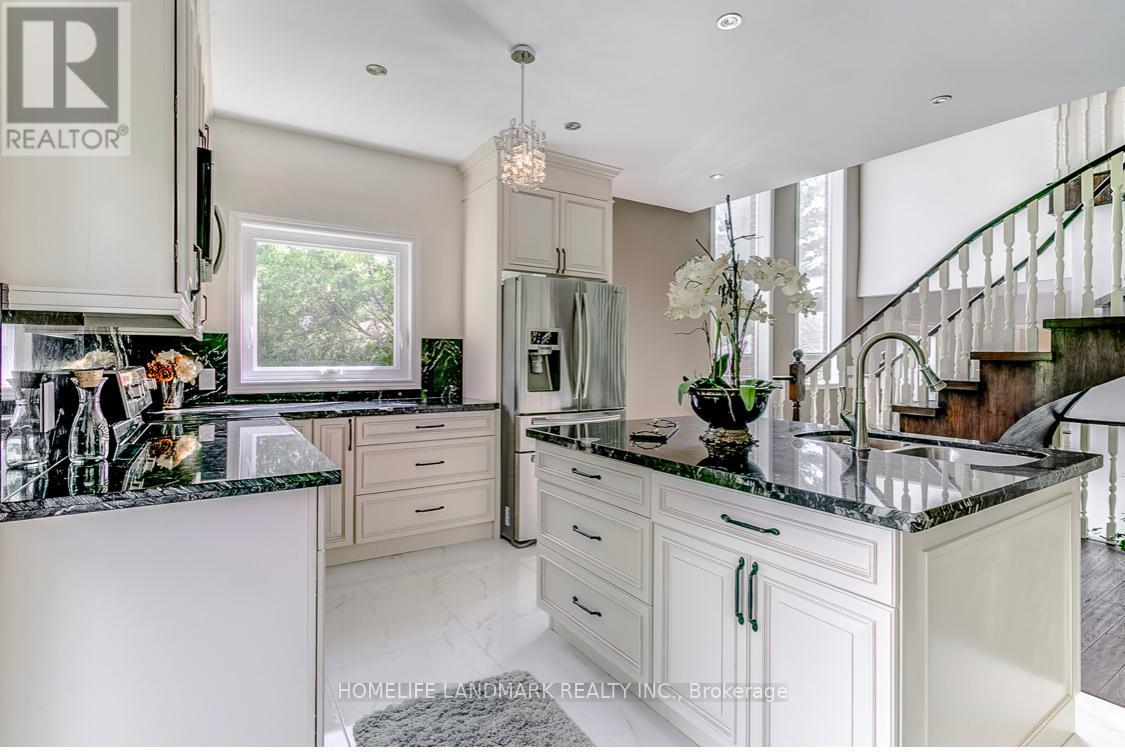 156 Duncan Road, Richmond Hill, Ontario  L4C 6J8 - Photo 8 - N12612768