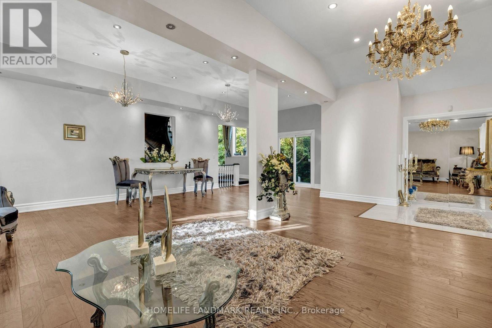 156 Duncan Road, Richmond Hill, Ontario  L4C 6J8 - Photo 5 - N12612768