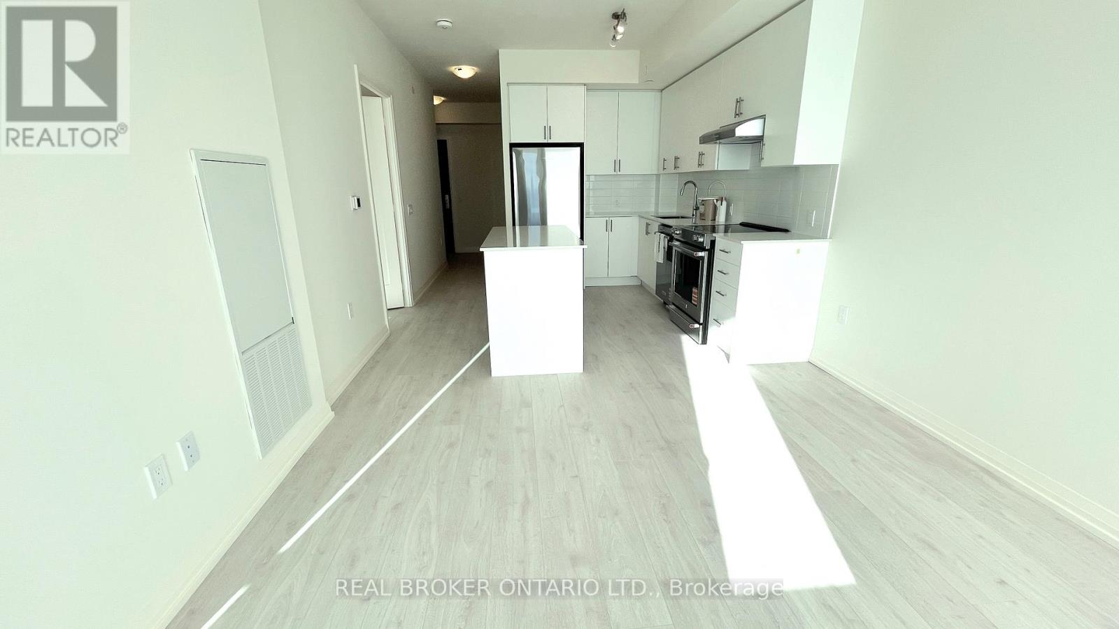 307 - 27 Korda Gate, Vaughan, Ontario  L4K 2M9 - Photo 10 - N12614228