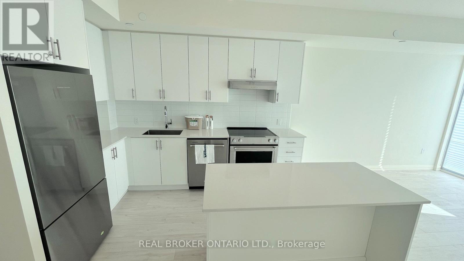 307 - 27 Korda Gate, Vaughan, Ontario  L4K 2M9 - Photo 9 - N12614228