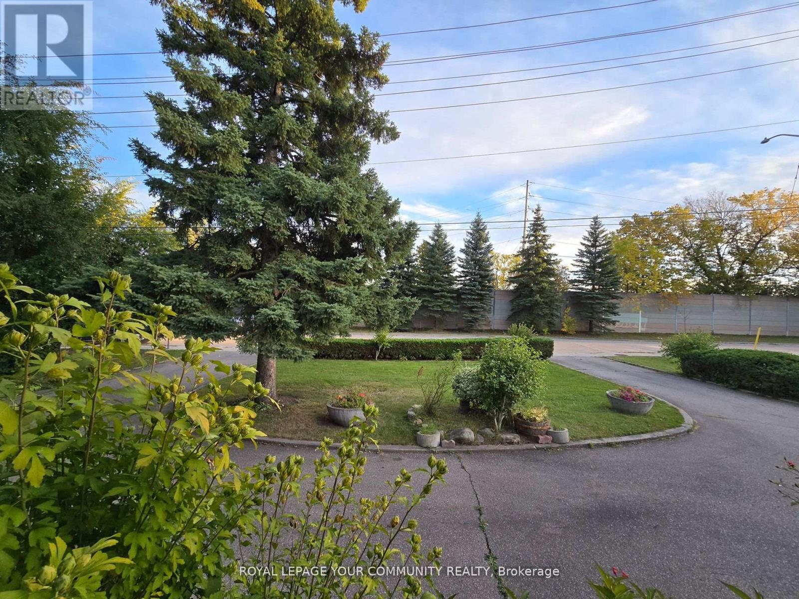 100 Langstaff Road, Richmond Hill, Ontario  L4C 6N3 - Photo 5 - N12614250