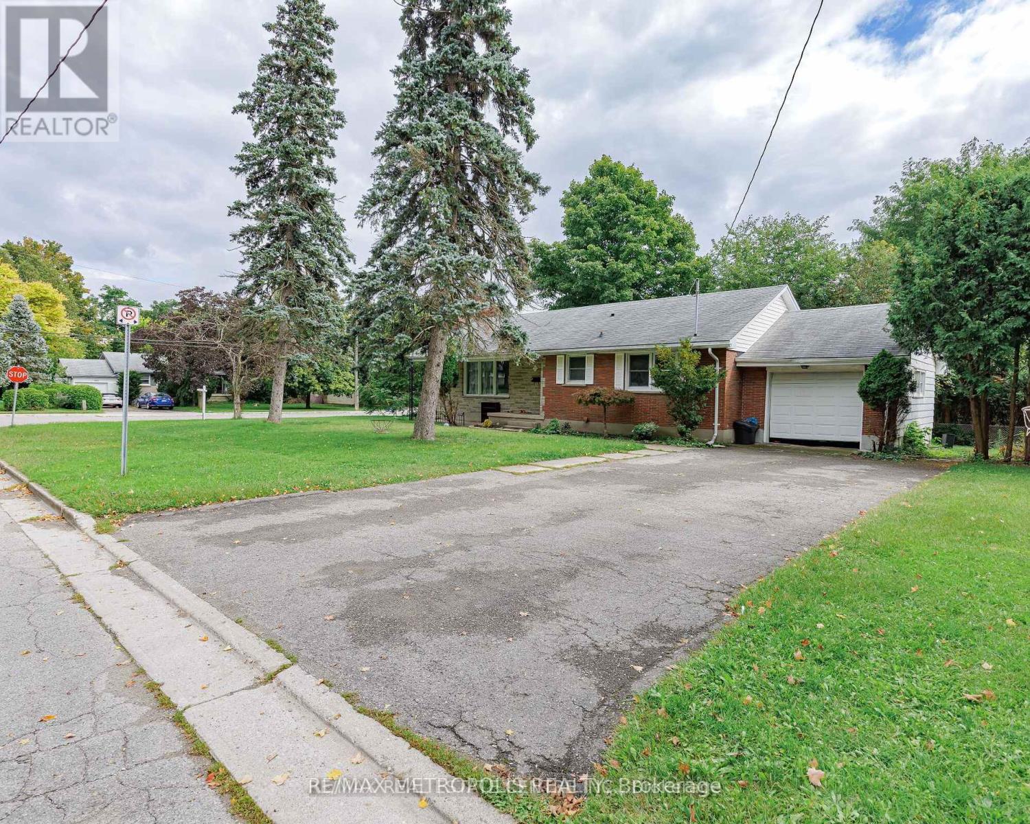 Basement - 73 Edgar Drive, London North, Ontario  N6G 1K2 - Photo 6 - X12614268