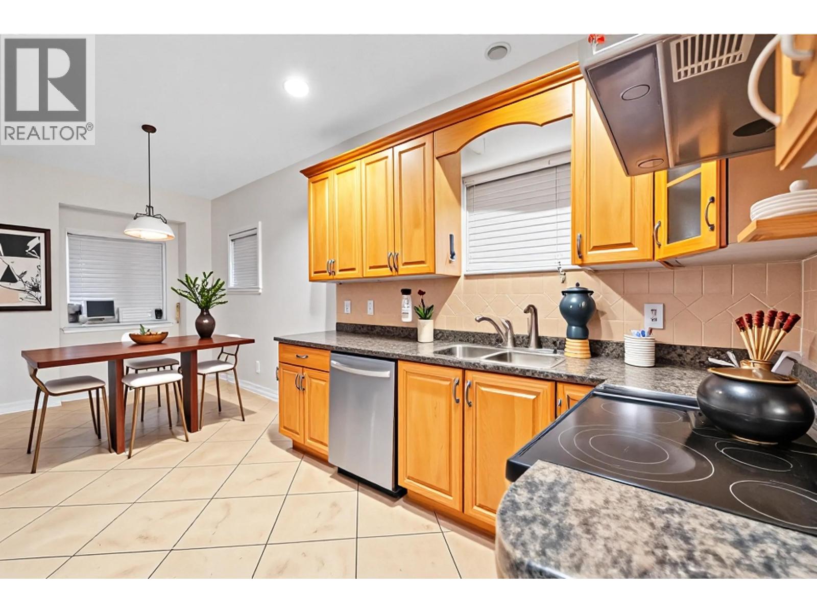 7332 1st Street, Burnaby, British Columbia  V3N 3S8 - Photo 18 - R3072674