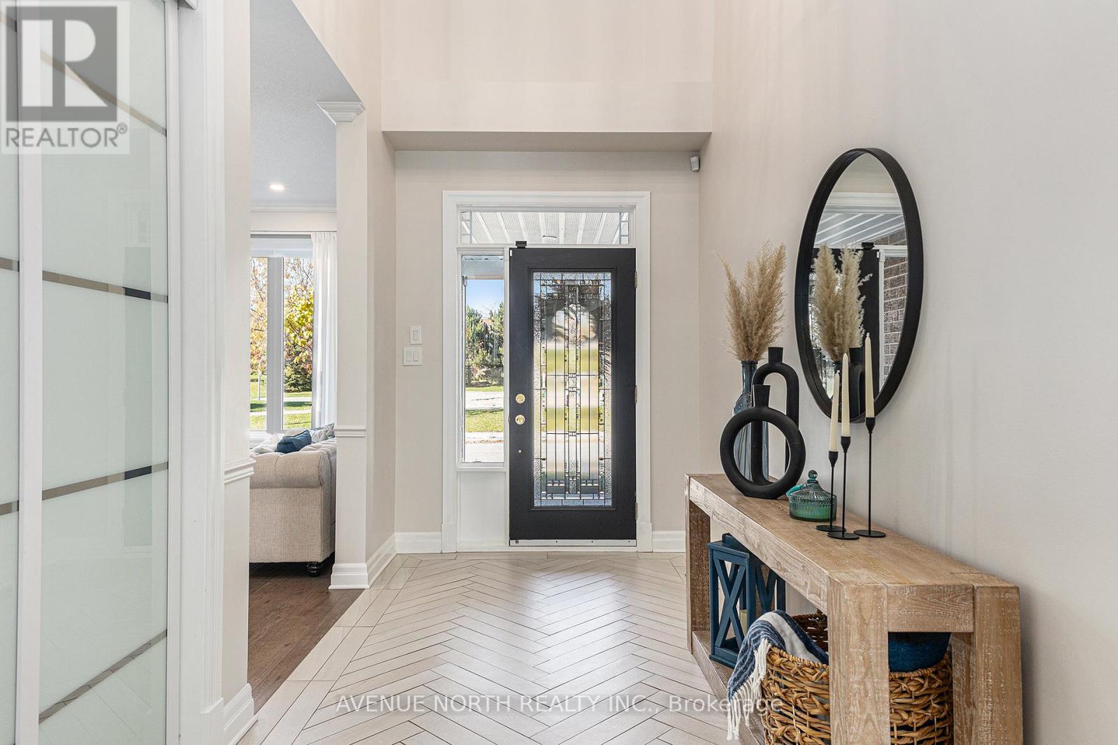 31 Bearman Street, Ottawa, Ontario  K2G 7B4 - Photo 3 - X12614320