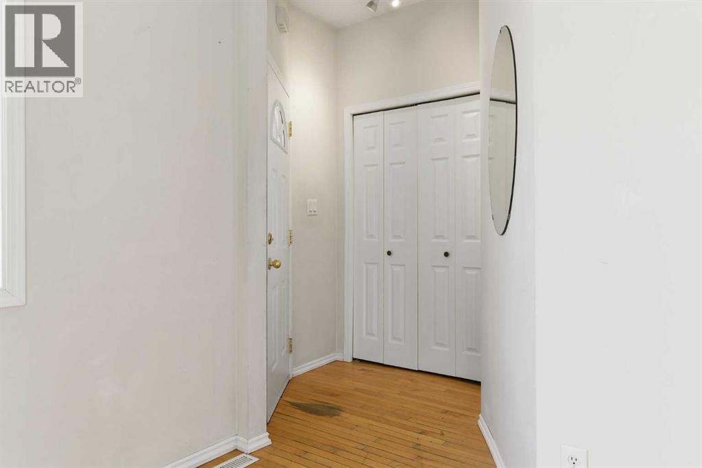 310 10 Avenue Ne, Calgary, Alberta  T2E 0X2 - Photo 3 - A2274279