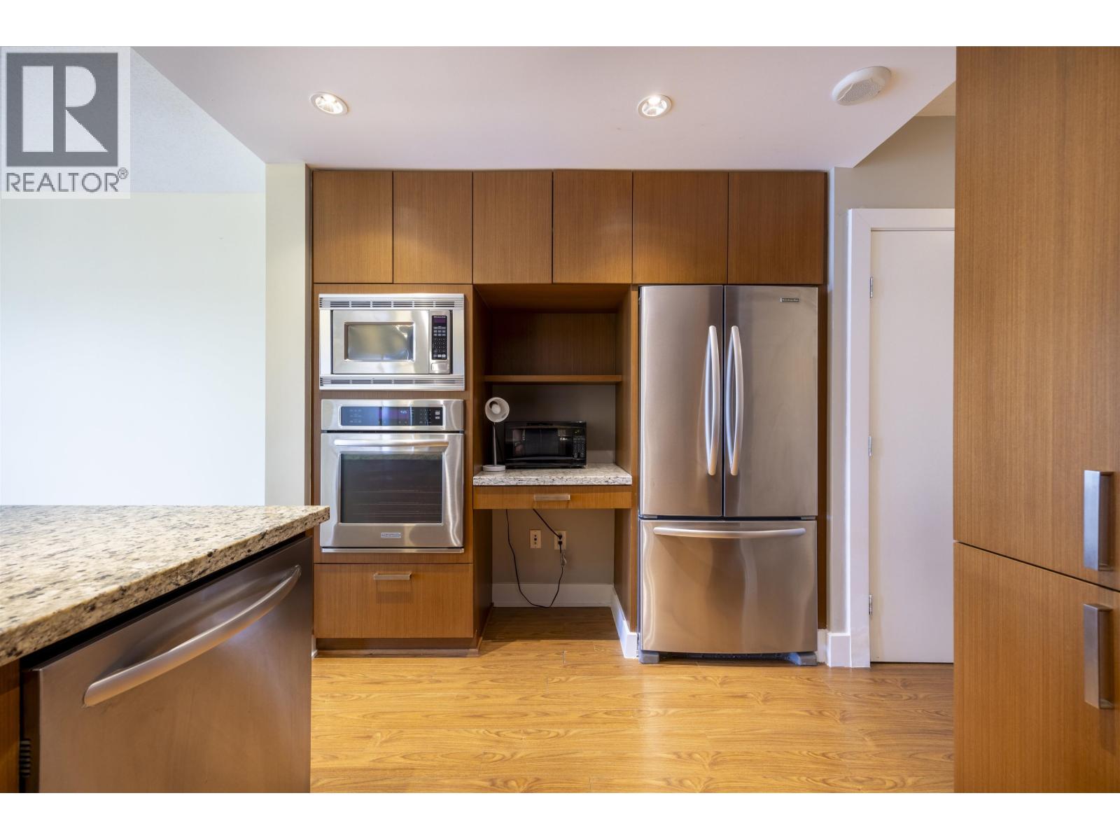 2002 1155 The High Street, Coquitlam, British Columbia  V3B 7W4 - Photo 19 - R3073117