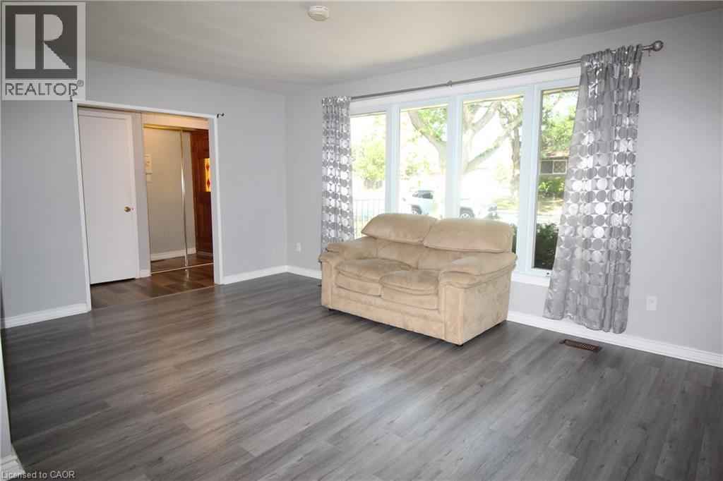 4 Purnell Drive, Hamilton, Ontario  L9C 4X9 - Photo 11 - 40793222