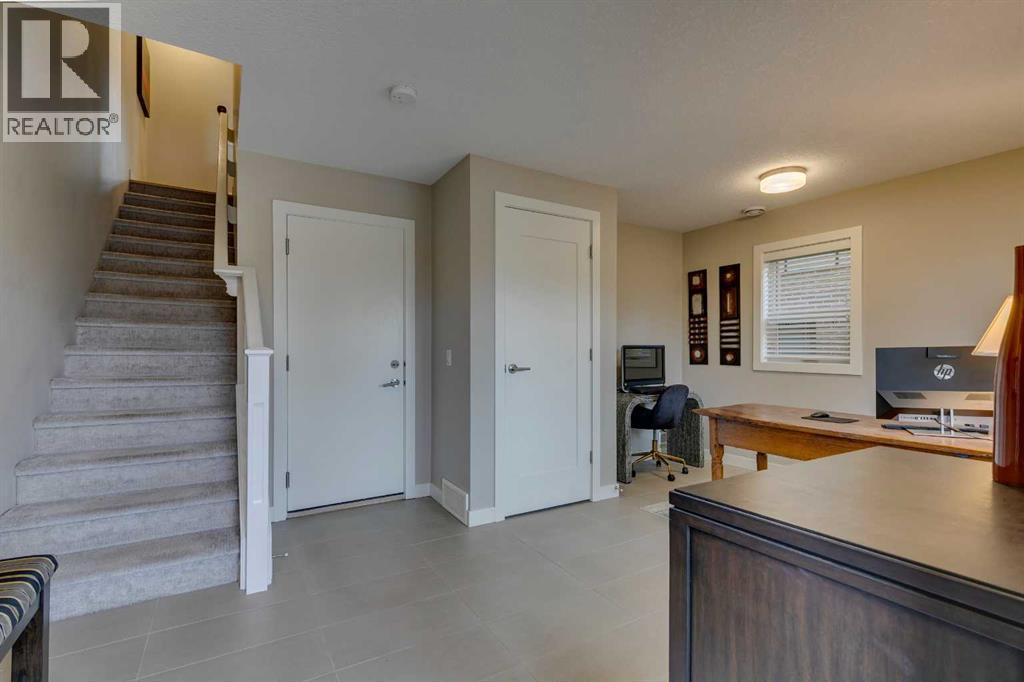 3225 39 Street Nw, Calgary, Alberta  T3B 6G6 - Photo 6 - A2260396