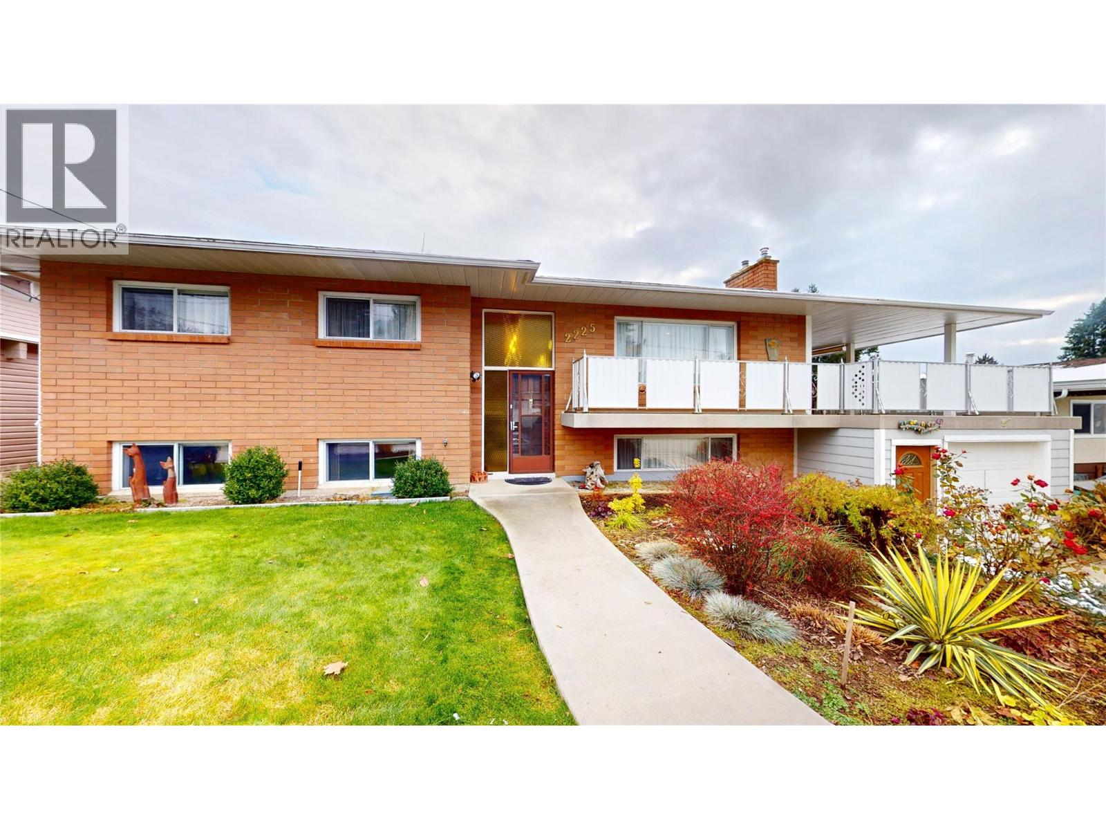 2225 Birch Street, creston, British Columbia