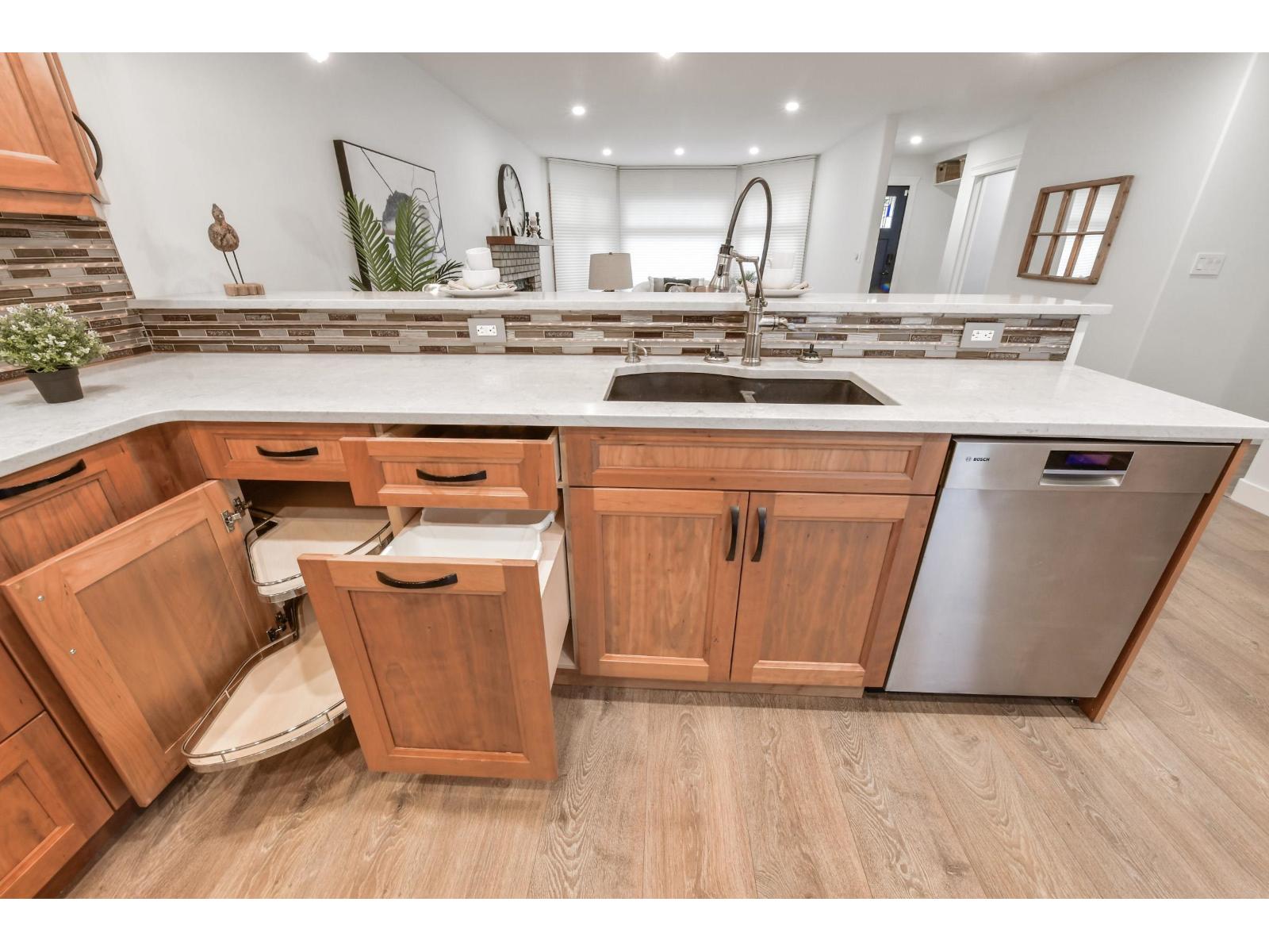 6035 172b Street, Surrey, British Columbia  V3S 6G6 - Photo 10 - R3073075