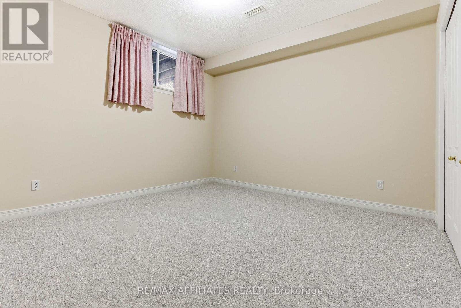 107 Sable Run Drive, Ottawa, Ontario  K2S 1W7 - Photo 30 - X12614174