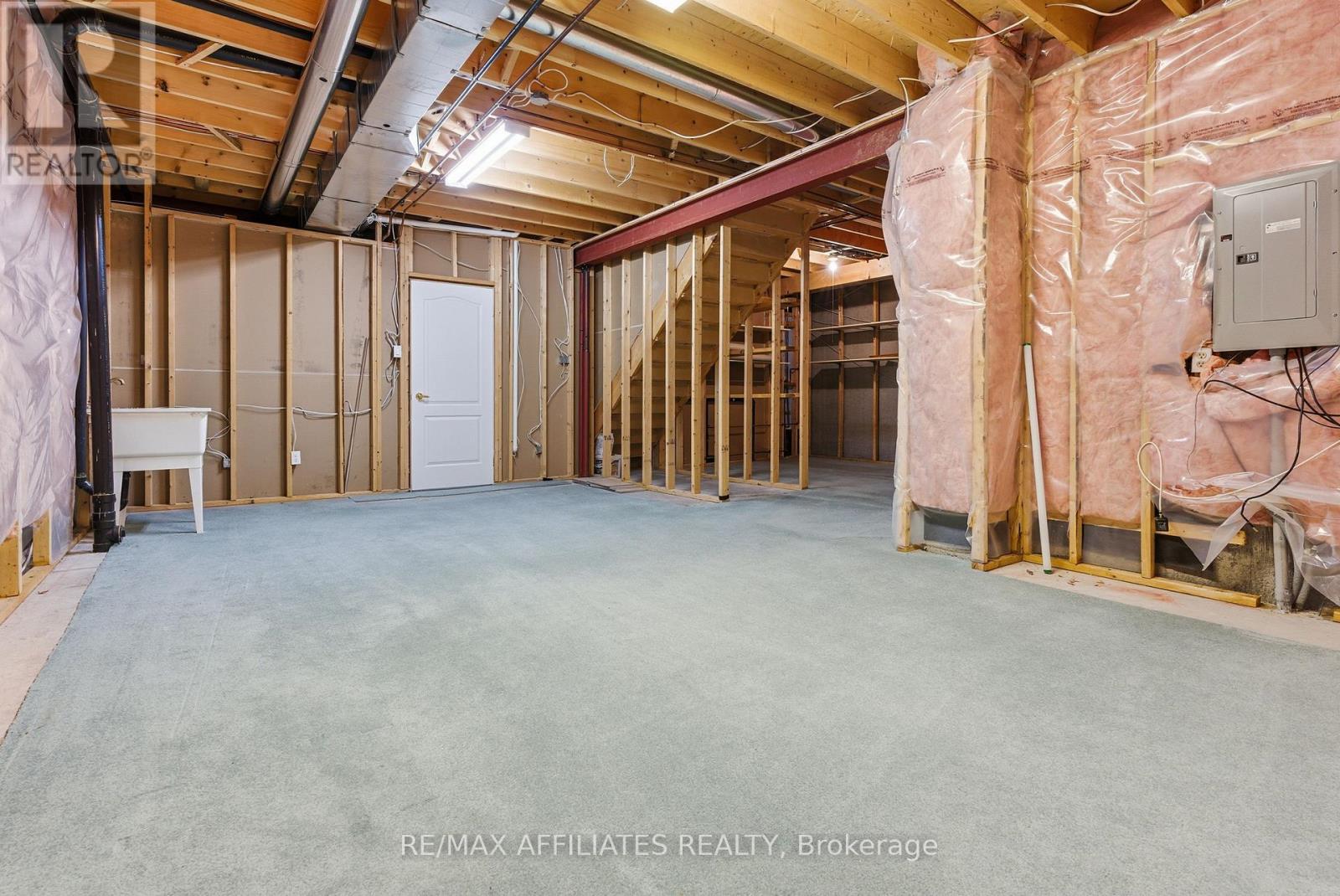 107 Sable Run Drive, Ottawa, Ontario  K2S 1W7 - Photo 32 - X12614174