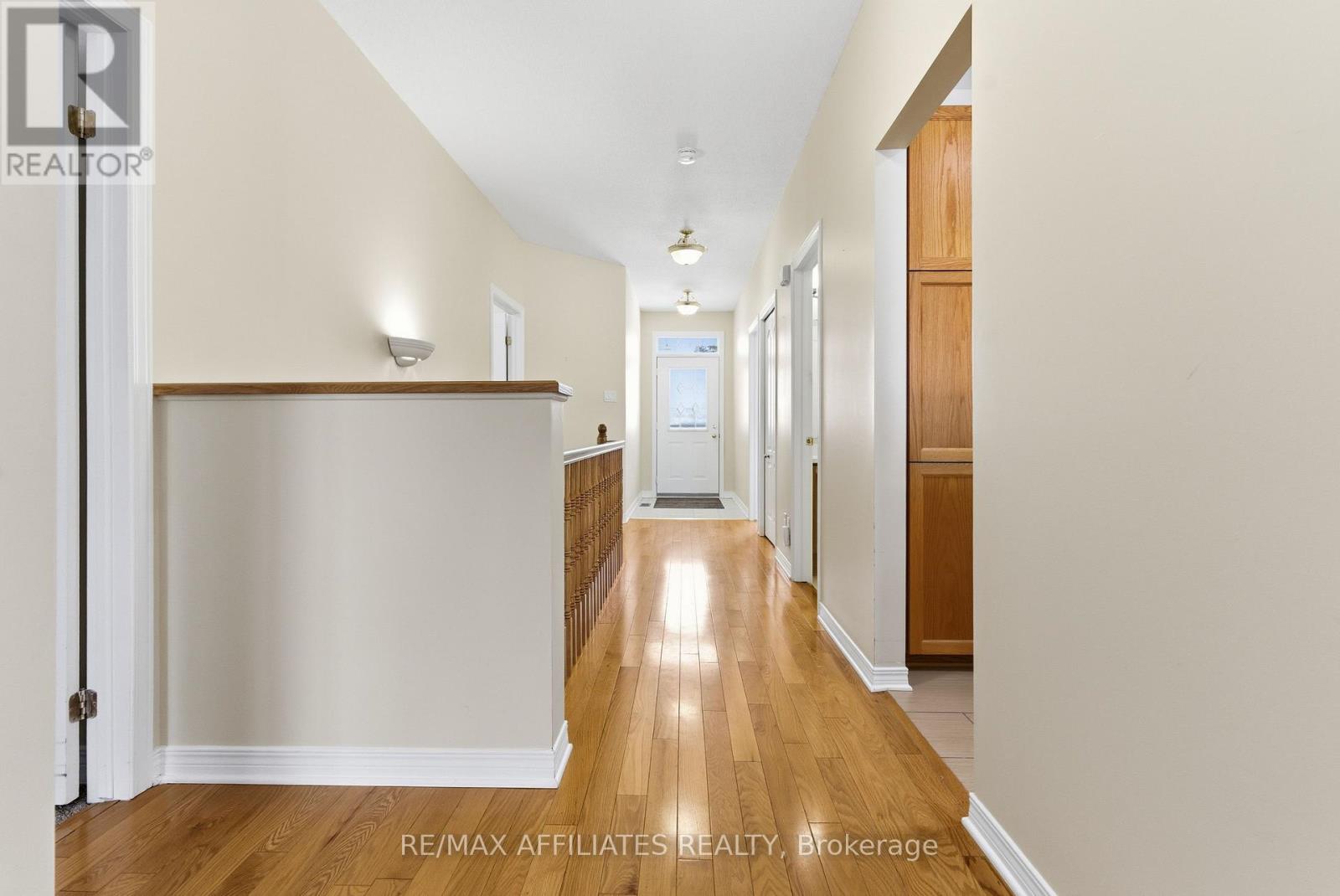 107 Sable Run Drive, Ottawa, Ontario  K2S 1W7 - Photo 6 - X12614174