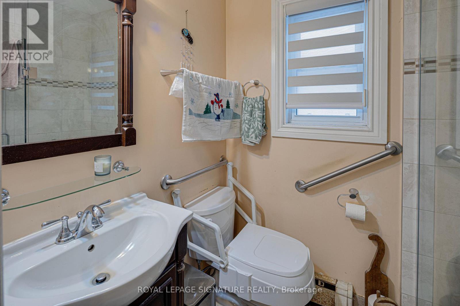 418 O' Connor Drive, Toronto, Ontario  M4J 2W3 - Photo 4 - E12614316