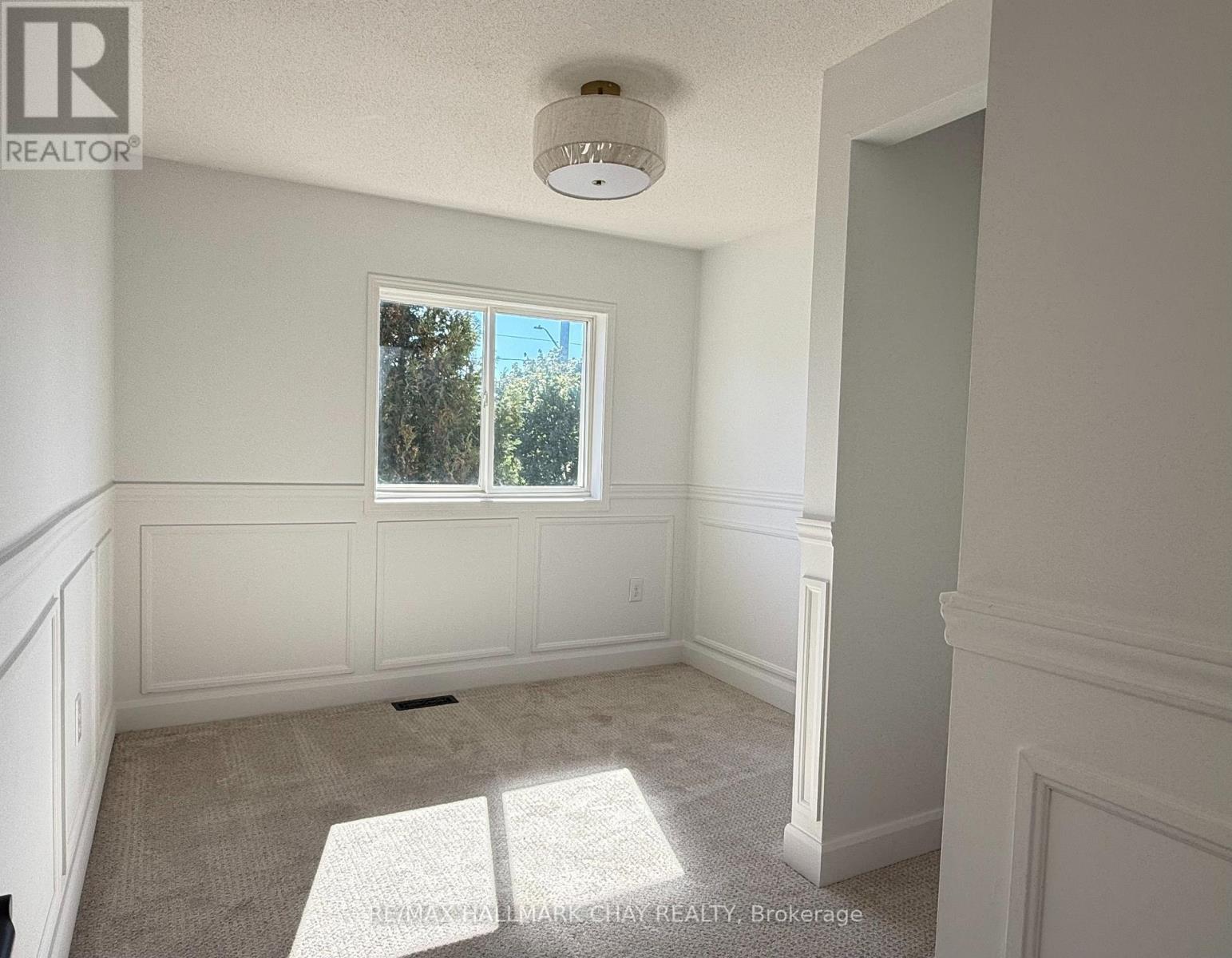 137 Courtney Crescent, Barrie, Ontario  L4N 5S9 - Photo 10 - S12558182