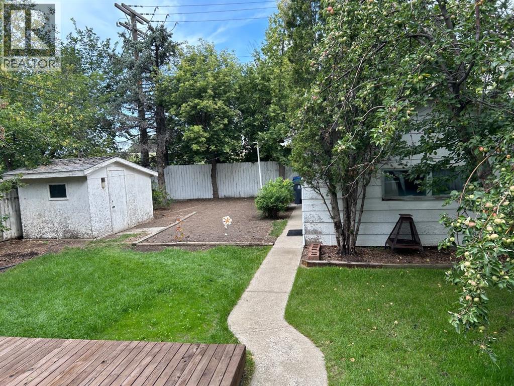 208 23 Street S, Lethbridge, Alberta  T1J 3M6 - Photo 3 - A2245871