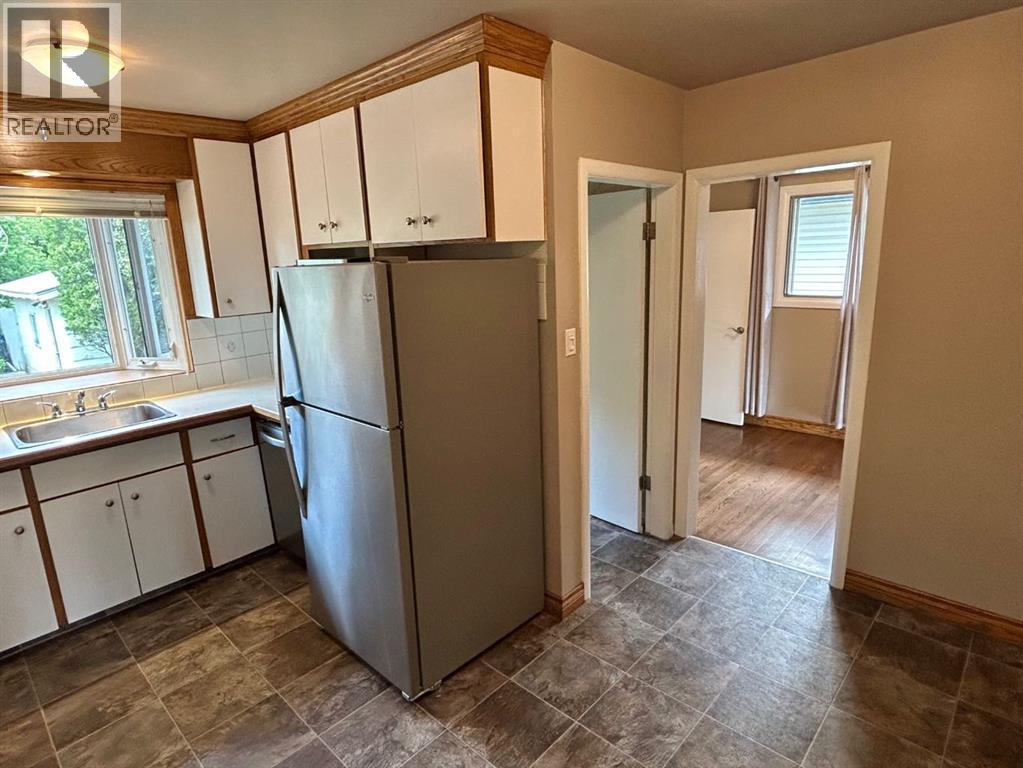 208 23 Street S, Lethbridge, Alberta  T1J 3M6 - Photo 11 - A2245871