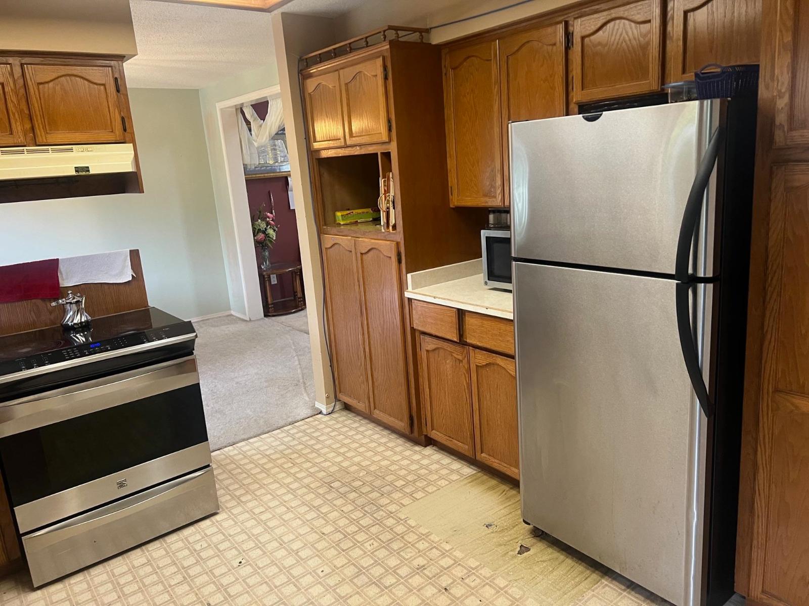 32469 Emerald Avenue, Abbotsford, British Columbia  V2T 1B4 - Photo 2 - R3072778