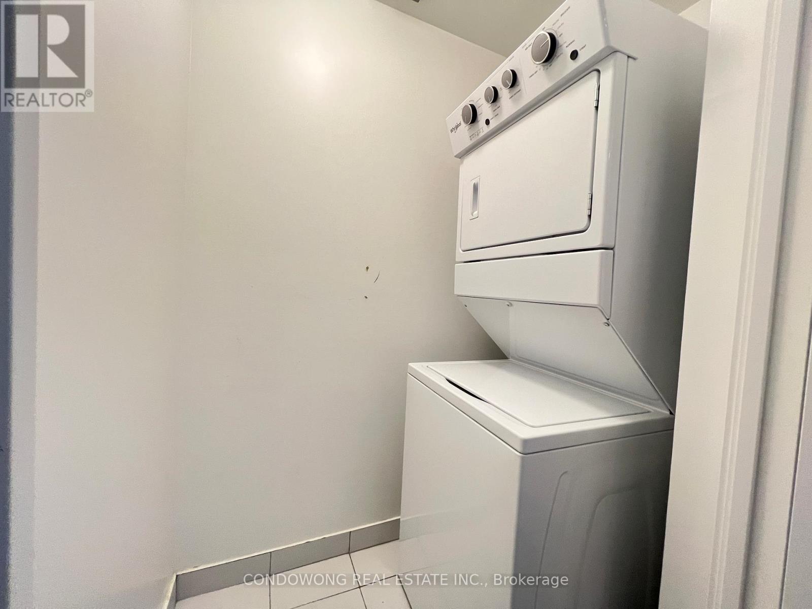 1205 - 105 Oneida Crescent, Richmond Hill, Ontario  L4B 0H6 - Photo 6 - N12614304