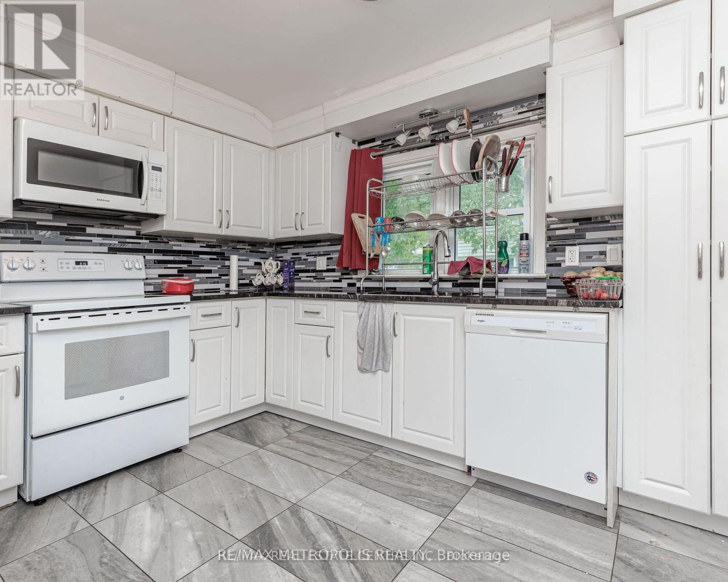 Main - 73 Edgar Drive, London North, Ontario  N6G 1K2 - Photo 12 - X12614294