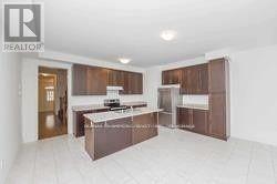 33 Adventura Road, Brampton, Ontario  L7A 5A7 - Photo 10 - W12608530