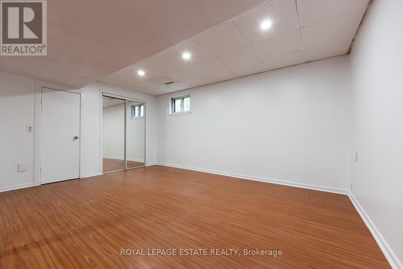 4129 Brandon Gate Drive, Mississauga, Ontario  L4T 3P3 - Photo 4 - W12592836