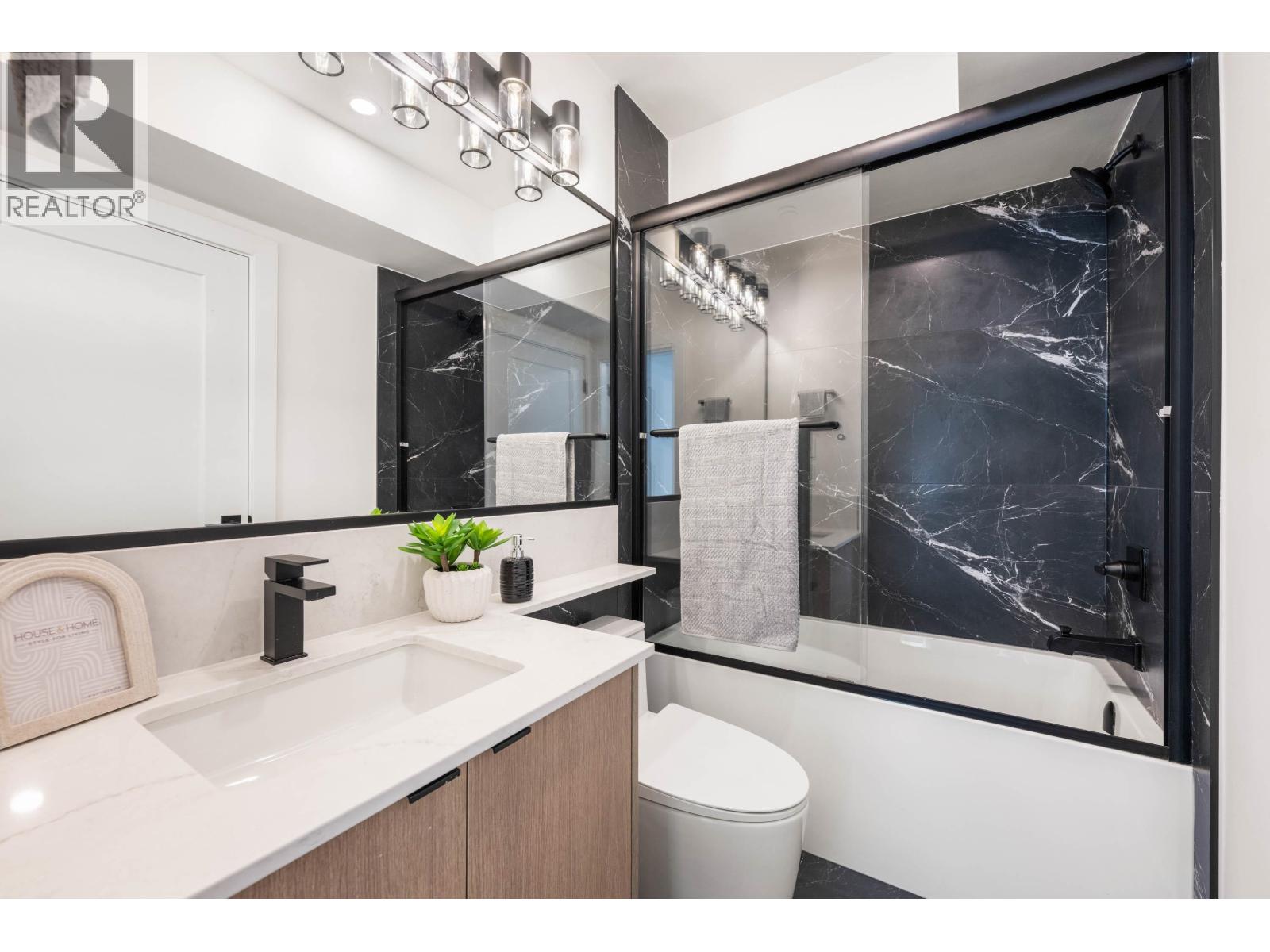 3 3065 Charles Street, Vancouver, British Columbia  V5K 3B6 - Photo 33 - R3072442