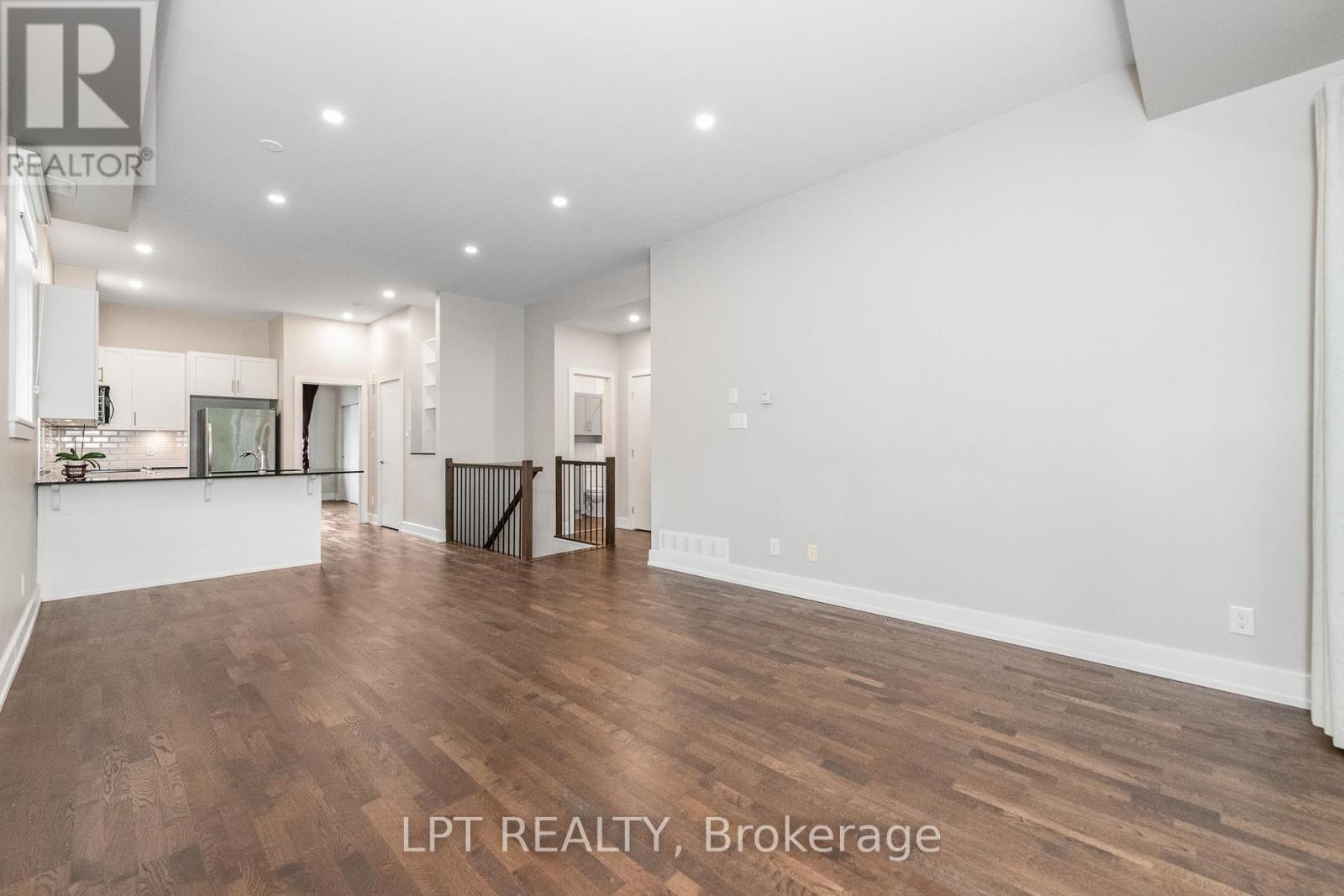 10 - 57 Bergeron Private, Ottawa, Ontario  K1C 0C2 - Photo 7 - X12614332