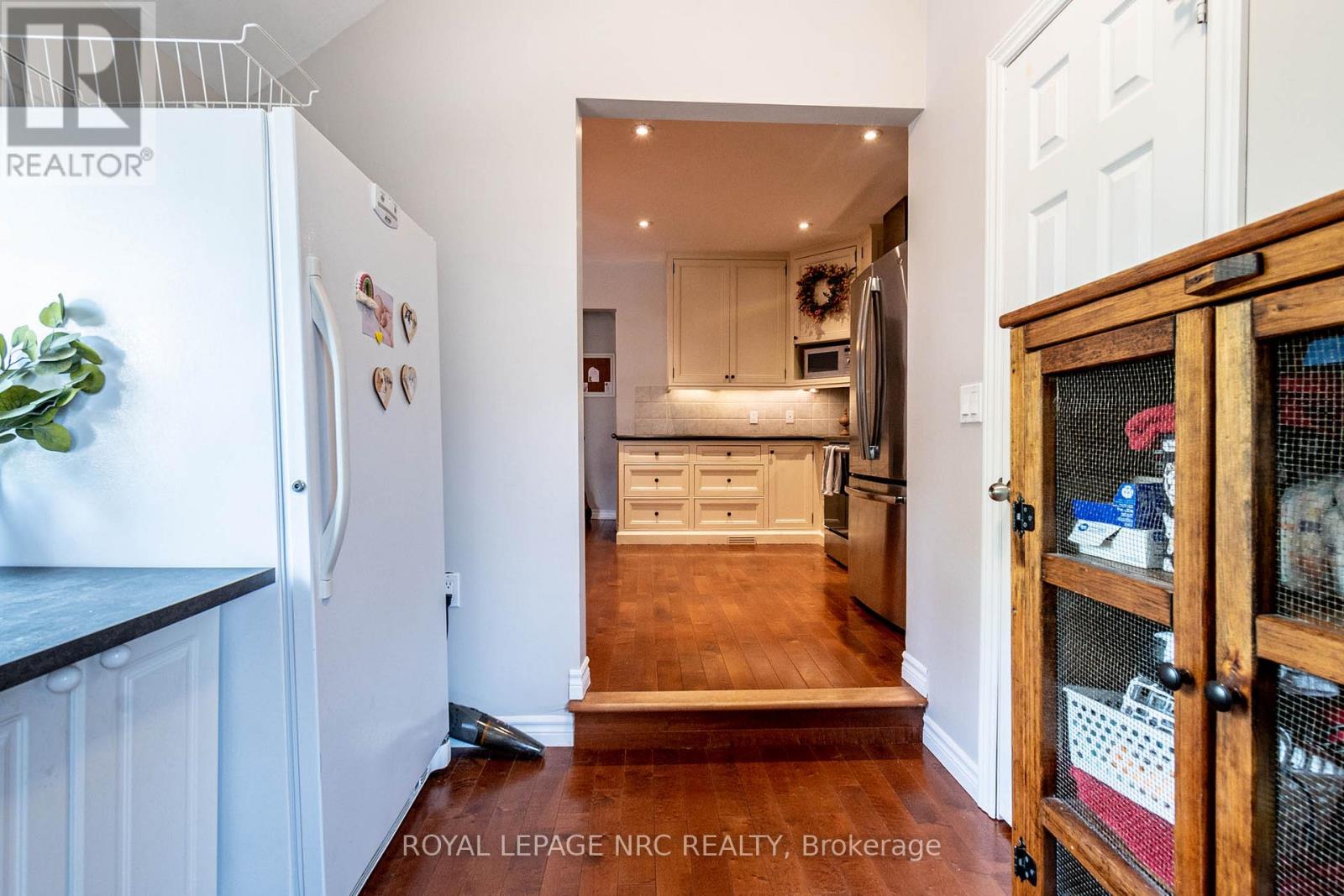 13 Violet Street, St. Catharines, Ontario  L2S 2X1 - Photo 13 - X12614346