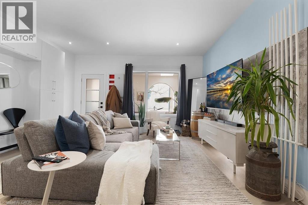 575 Mary Street, Hamilton, Ontario  L8L 4X8 - Photo 2 - 40793226