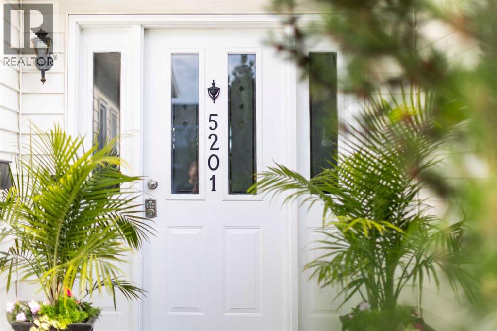 5201 26 Street, Lloydminster, Alberta  T9V 2L8 - Photo 4 - A2271451