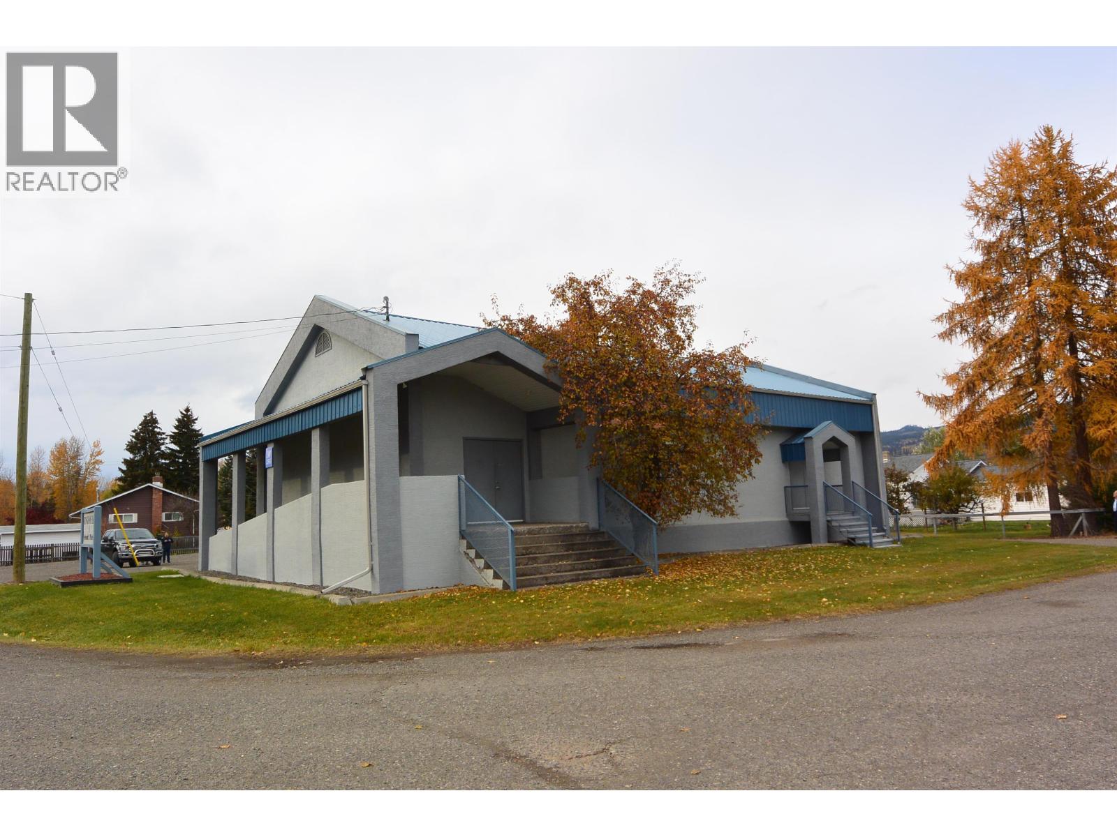 2081 Winter Avenue, Houston, British Columbia  V0J 1Z2 - Photo 3 - C8074433