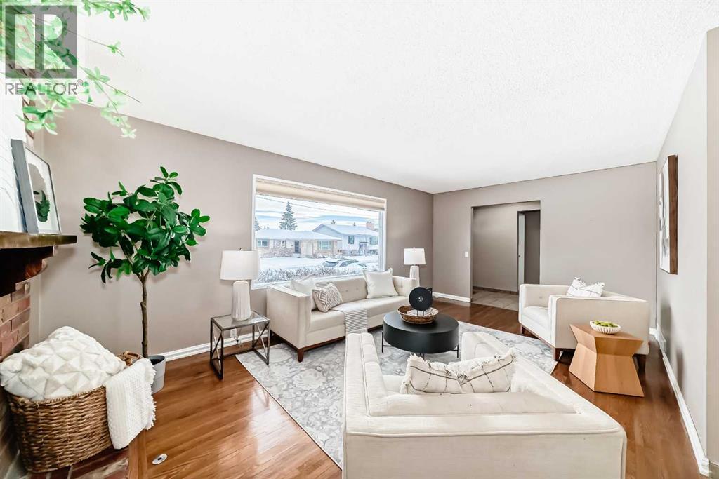 131 Bracewood Road Sw, Calgary, Alberta  T2W 3B9 - Photo 11 - A2273773