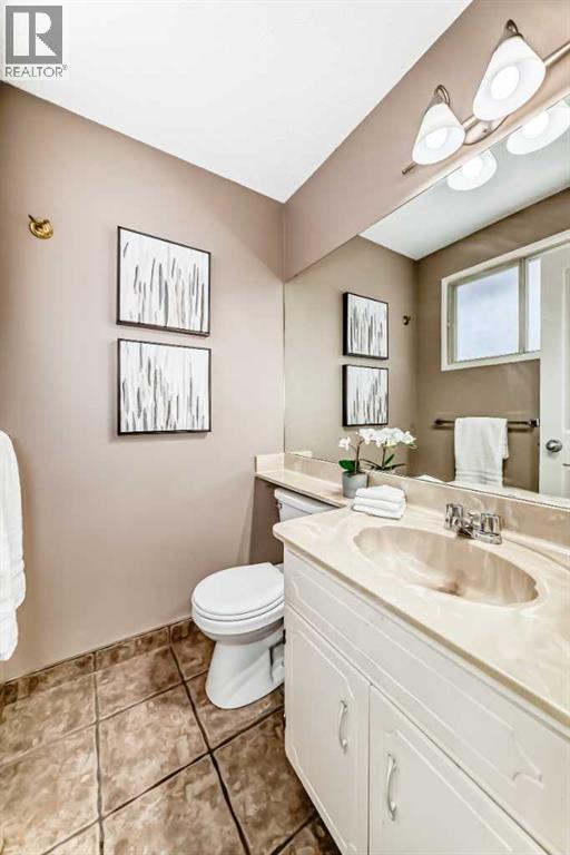 131 Bracewood Road Sw, Calgary, Alberta  T2W 3B9 - Photo 19 - A2273773