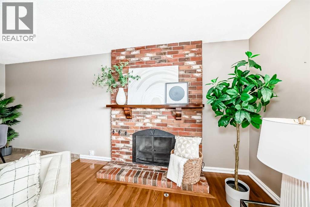 131 Bracewood Road Sw, Calgary, Alberta  T2W 3B9 - Photo 12 - A2273773