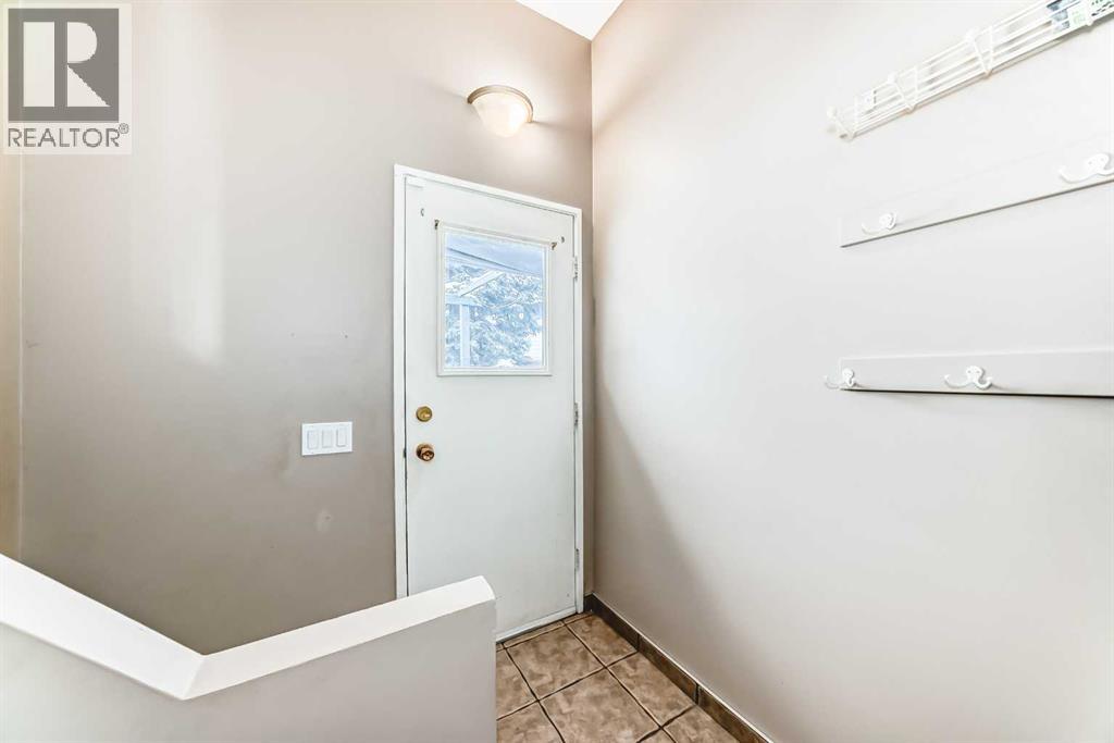 131 Bracewood Road Sw, Calgary, Alberta  T2W 3B9 - Photo 23 - A2273773