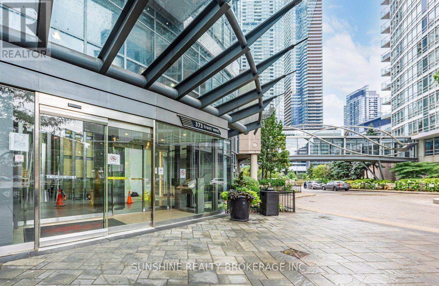 2612 - 373 Front Street, Toronto, Ontario  M5V 3R7 - Photo 2 - C12614360