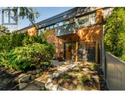 32 - 51 BROADFIELD DRIVE, Toronto, Ontario