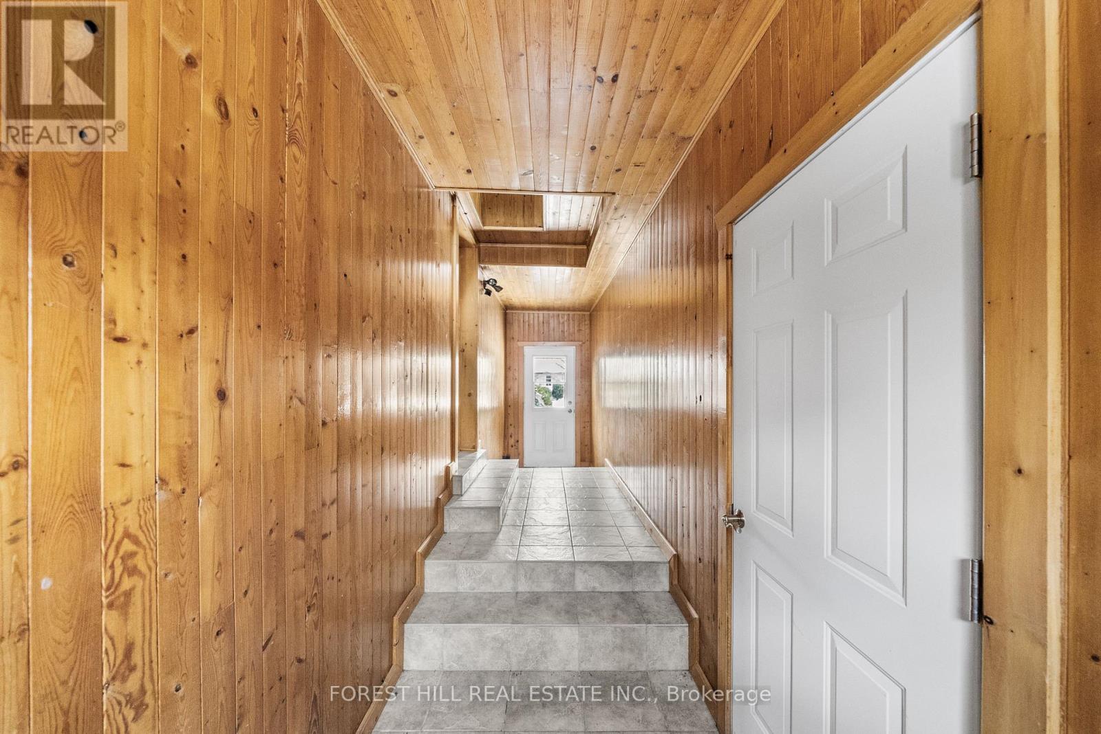 49 May Avenue, East Gwillimbury, Ontario  L0G 1V0 - Photo 8 - N12614342