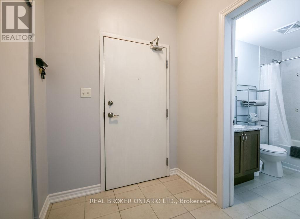 404 - 40 Ferndale Drive S, Barrie, Ontario  L4N 2L3 - Photo 4 - S12614354