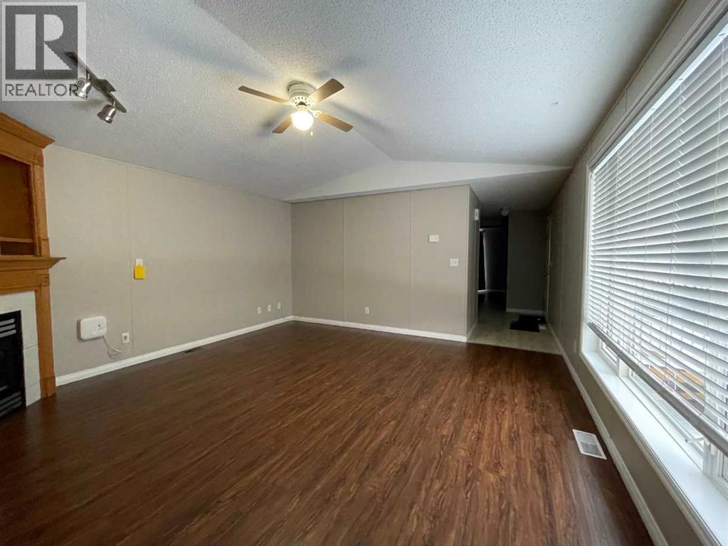 7 Deer Ridge Drive, High Level, Alberta  T0H 1Z0 - Photo 4 - A2274574