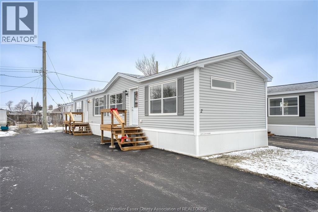 MLS# 25031365: 2 LINDA CRESCENT, Lakeshore, Canada