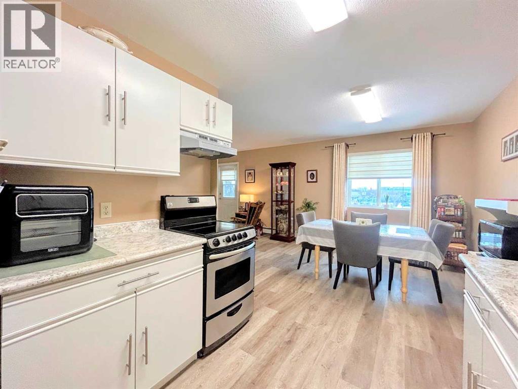 301, 5414 53 Street, Lacombe, Alberta  T4L 1C1 - Photo 3 - A2274535