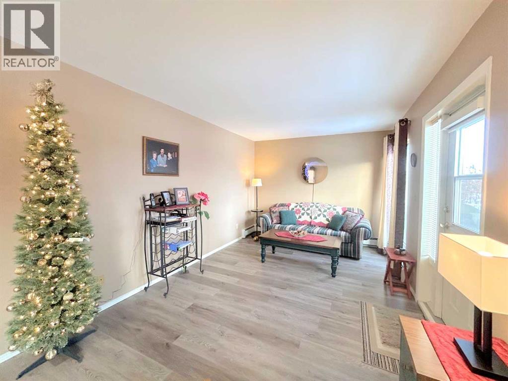 301, 5414 53 Street, Lacombe, Alberta  T4L 1C1 - Photo 5 - A2274535