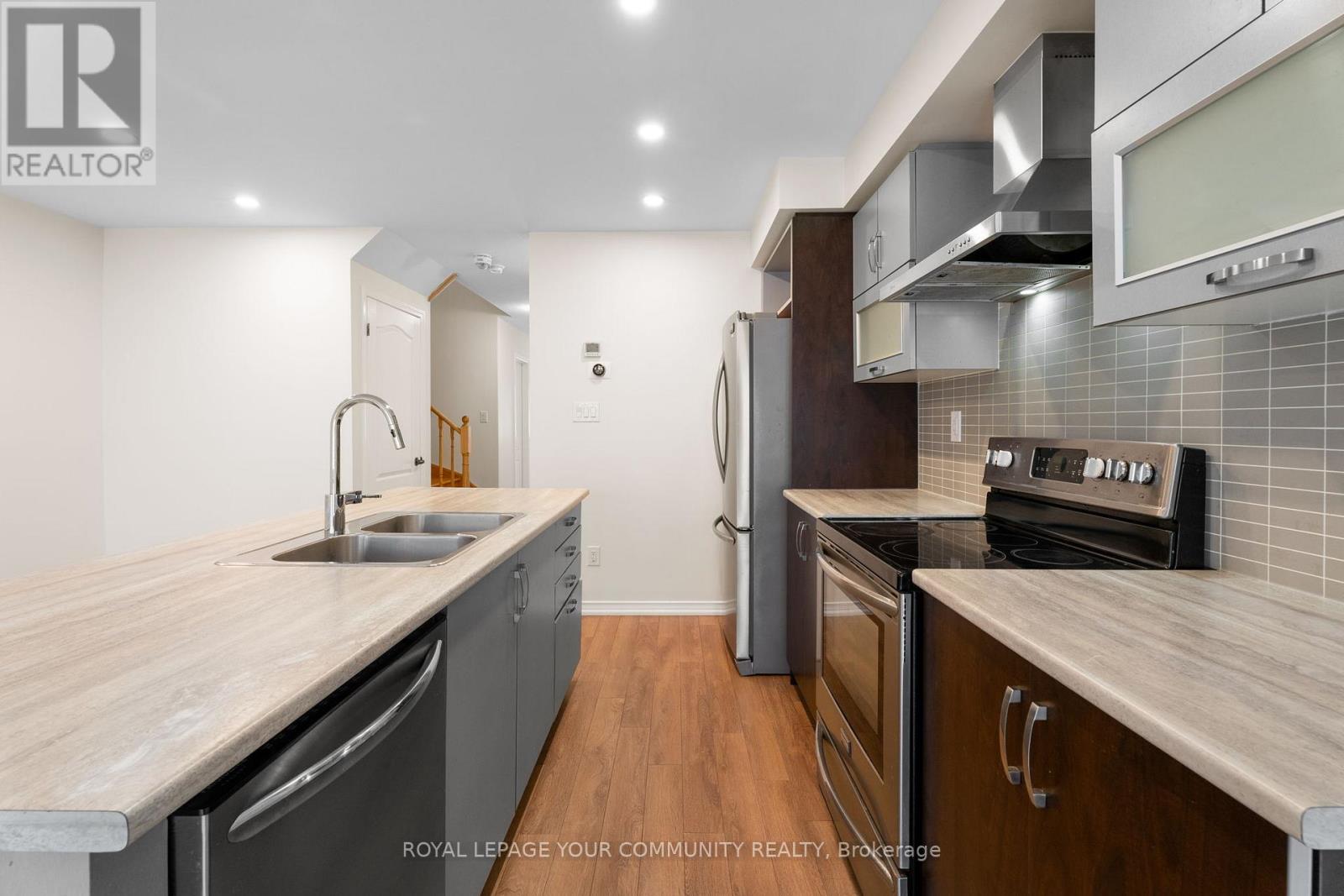 60 Golden Springs Drive, Brampton, Ontario  L7A 4N6 - Photo 11 - W12614322