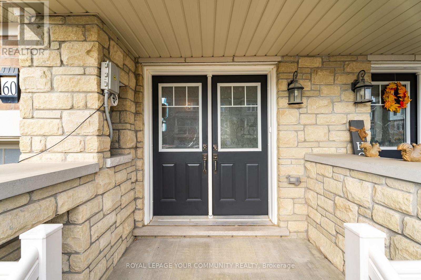 60 Golden Springs Drive, Brampton, Ontario  L7A 4N6 - Photo 4 - W12614322